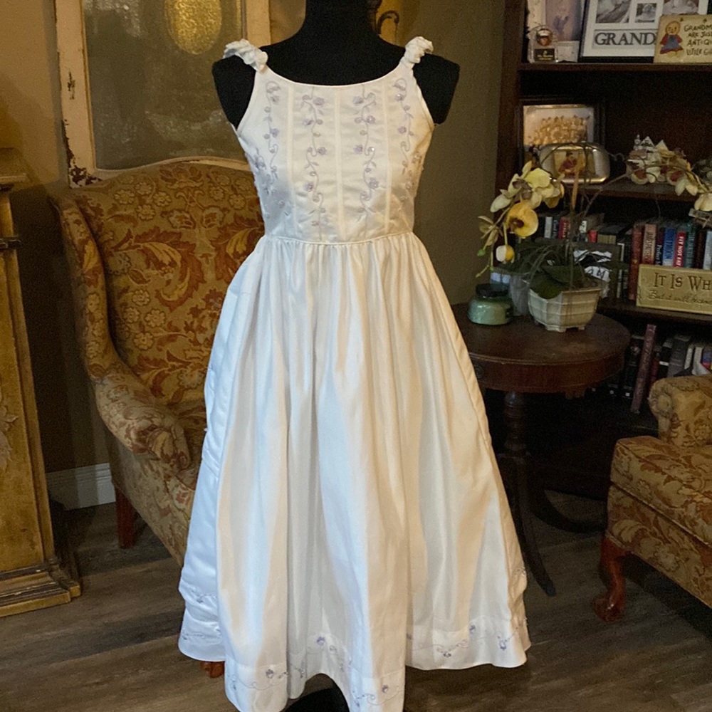 Lisa USA SIZE 12 Young Girls Communion/Flower Girl Dress